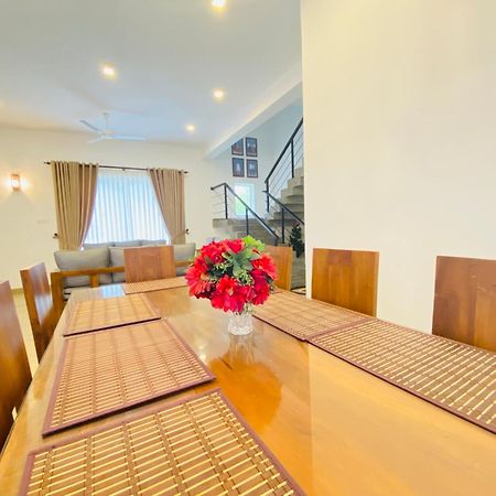 Srimadis Villa Near Airport - Νεγκόμπο Εξωτερικό φωτογραφία