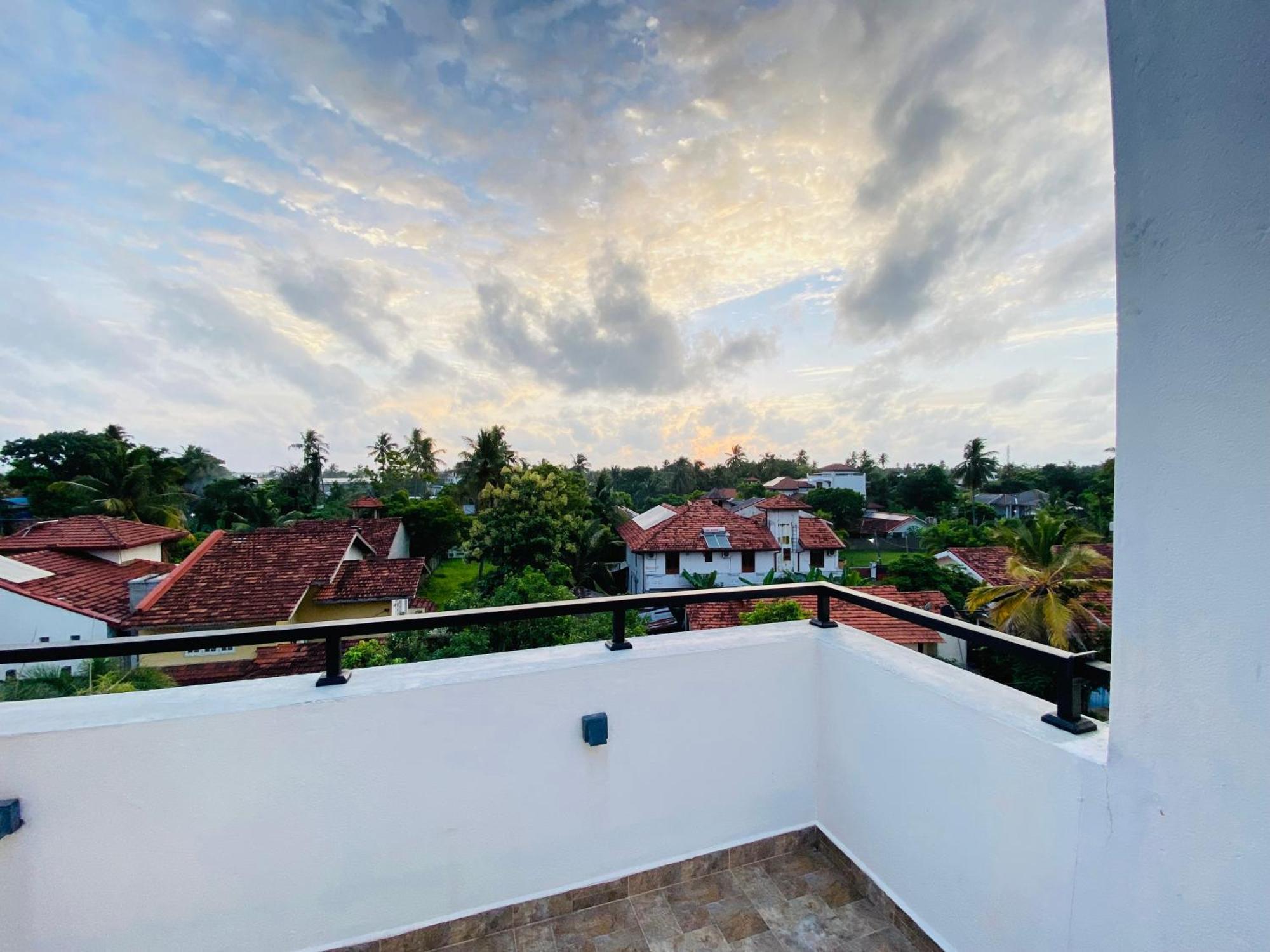 Srimadis Villa Near Airport - Νεγκόμπο Εξωτερικό φωτογραφία